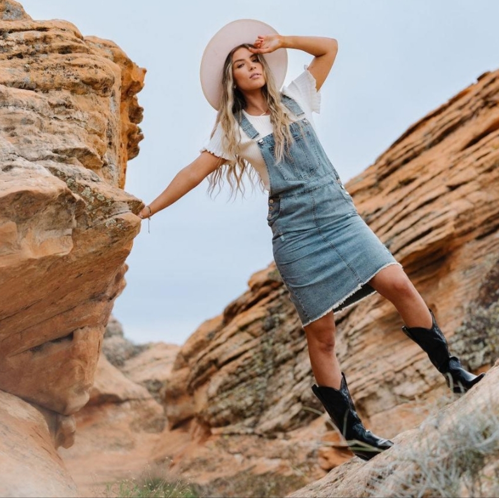FEHRNVI Jovi Denim Overall Dress